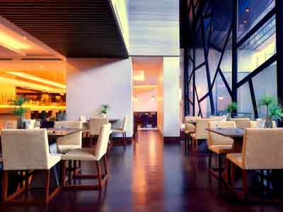 Bangkok hotel the Aetas lumpini restaurant
